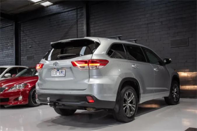 2017 TOYOTA KLUGER — photo