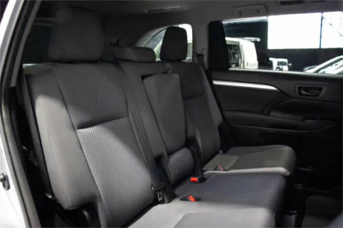 2017 TOYOTA KLUGER — photo