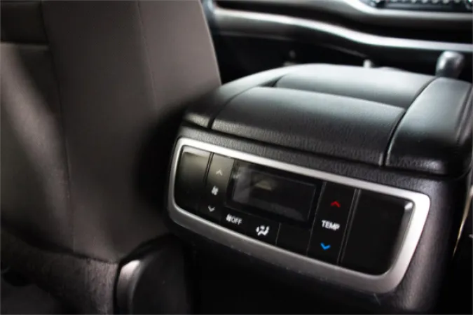 2017 TOYOTA KLUGER — photo