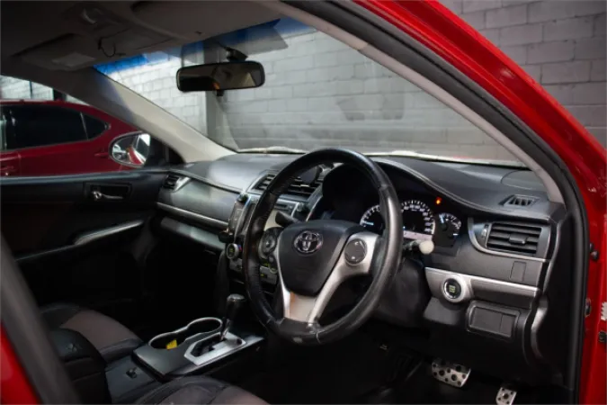 2011 TOYOTA CAMRY — photo