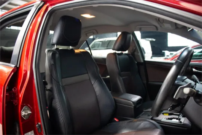 2011 TOYOTA CAMRY — photo