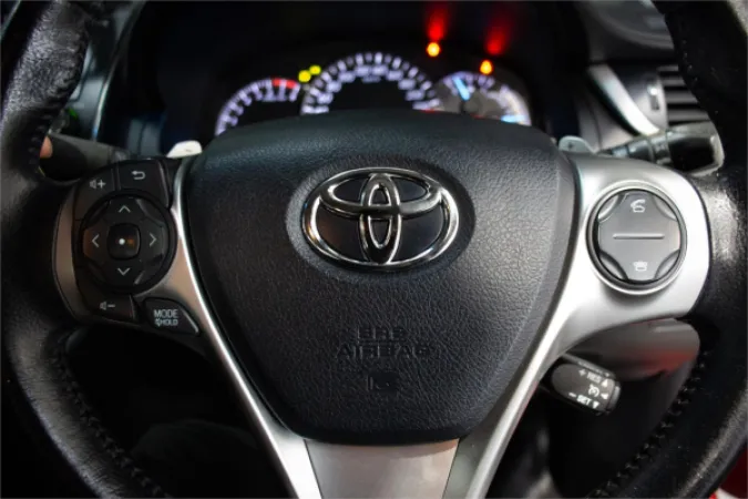2011 TOYOTA CAMRY — photo