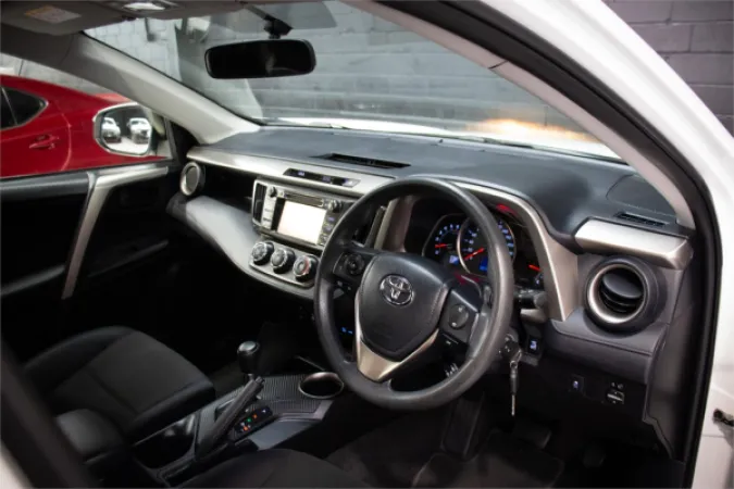 2015 TOYOTA RAV4 — photo