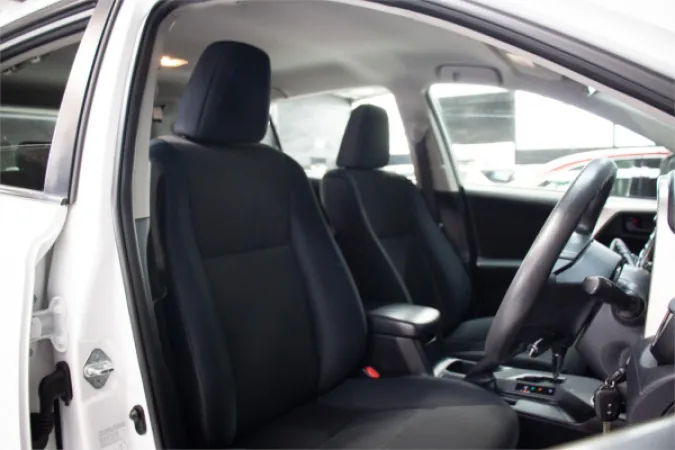2015 TOYOTA RAV4 — photo