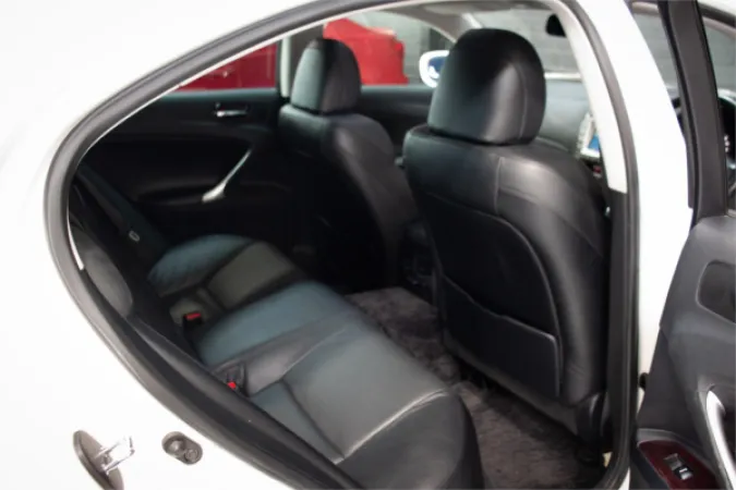 2006 LEXUS IS350 — photo
