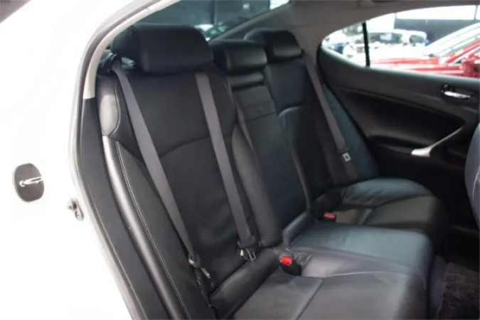 2006 LEXUS IS350 — photo