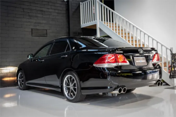 2011 TOYOTA CROWN — photo