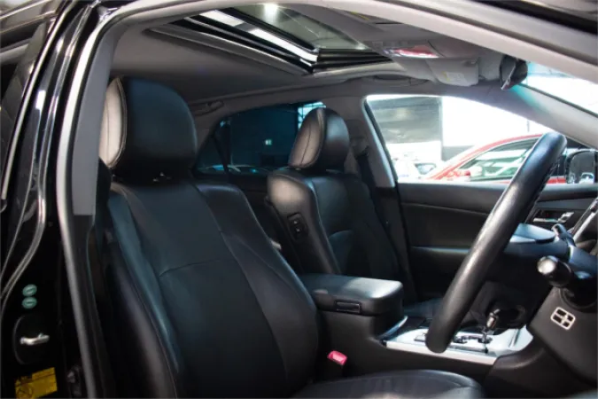 2011 TOYOTA CROWN — photo