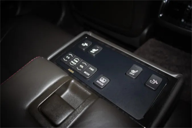 2011 TOYOTA CROWN — photo