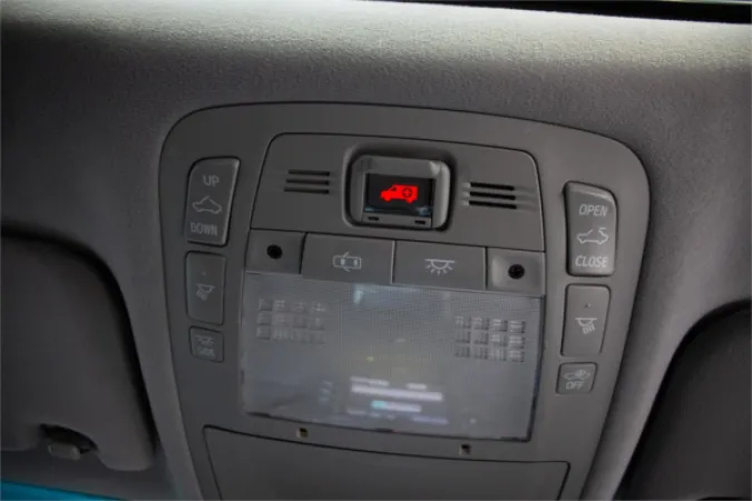 2011 TOYOTA CROWN — photo