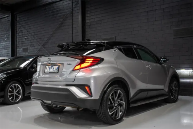 2021 TOYOTA C-HR — photo