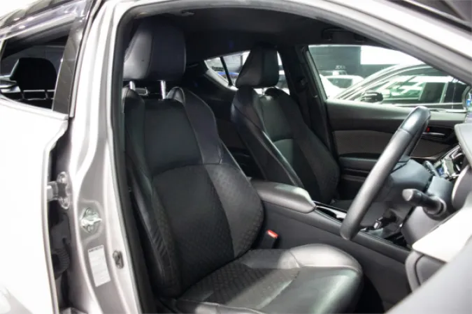 2021 TOYOTA C-HR — photo