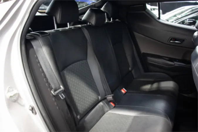 2021 TOYOTA C-HR — photo