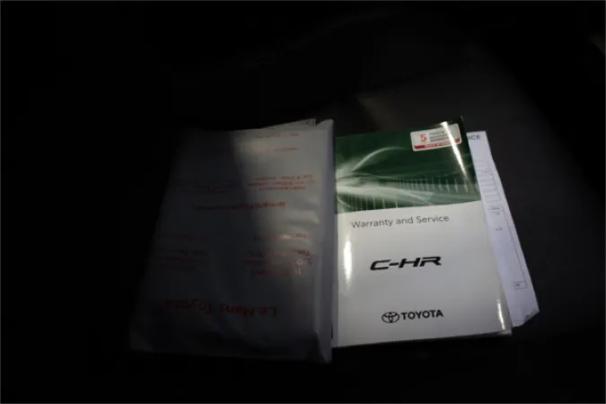 2021 TOYOTA C-HR — photo