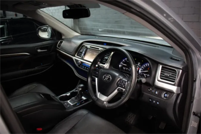 2014 TOYOTA KLUGER — photo