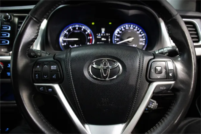 2014 TOYOTA KLUGER — photo